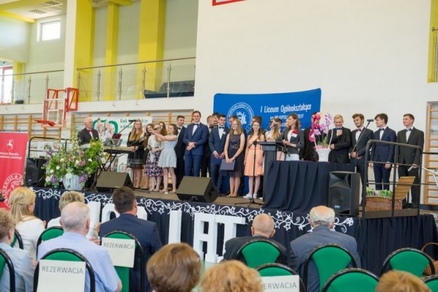 Jubileusz 100-lecia Szkoły - „Wspomnień czar” - część artystyczna podczas uroczystych obchodów Jubileuszu Szkoły